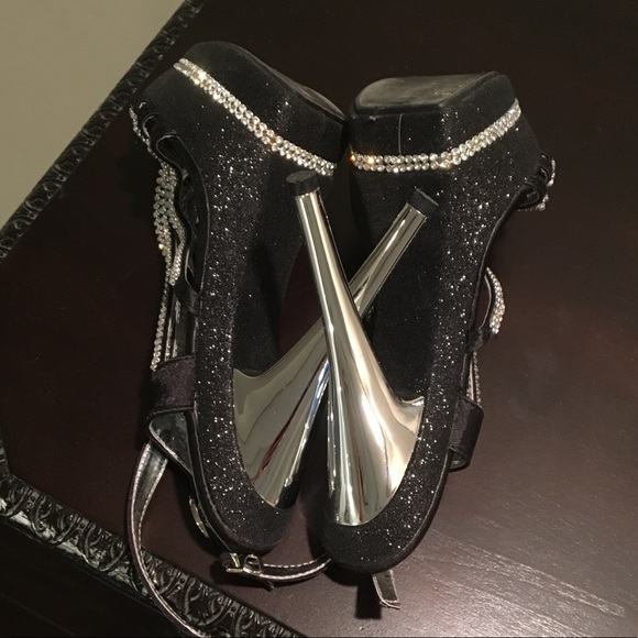 Black and rhinestone stiletto heels - Picture 2 of 8